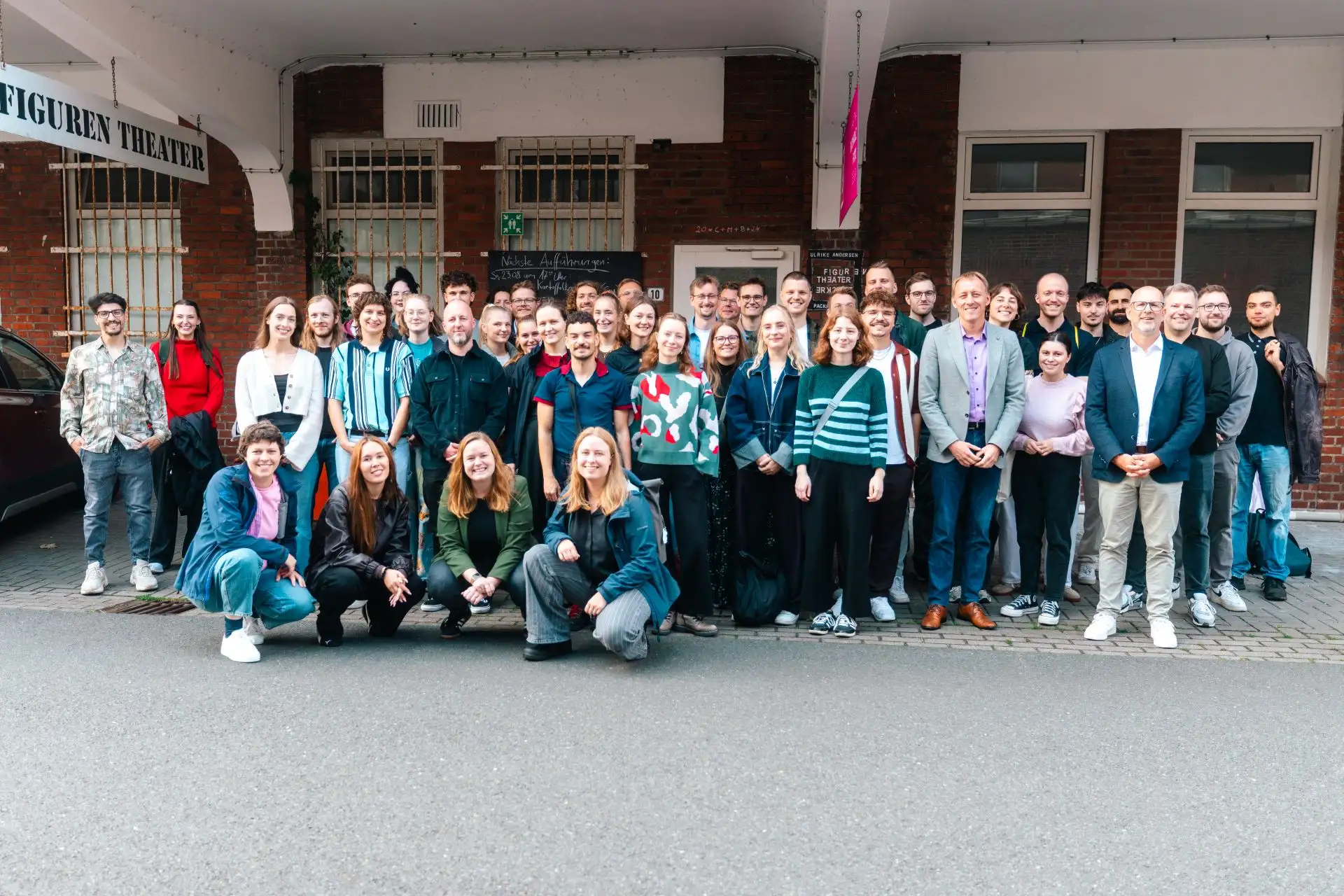 54 Referendarinnen und Referendare konnten sich bei der Vorstellung der „Kartoffelkomödie“ im Figurentheater im Fischereihafen ein Bild von einem der vielen außerschulischen kulturellen Angebote in der Stadt Bremerhaven machen.